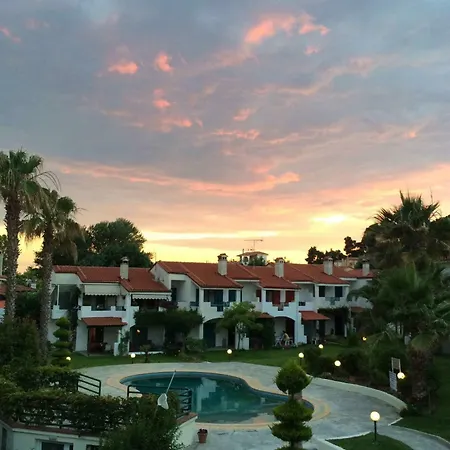 Aegean - Pool, 5 Min. Walk To The Beach Daire *