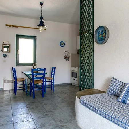 Aegean - Pool, 5 Min. Walk To The Beach Daire